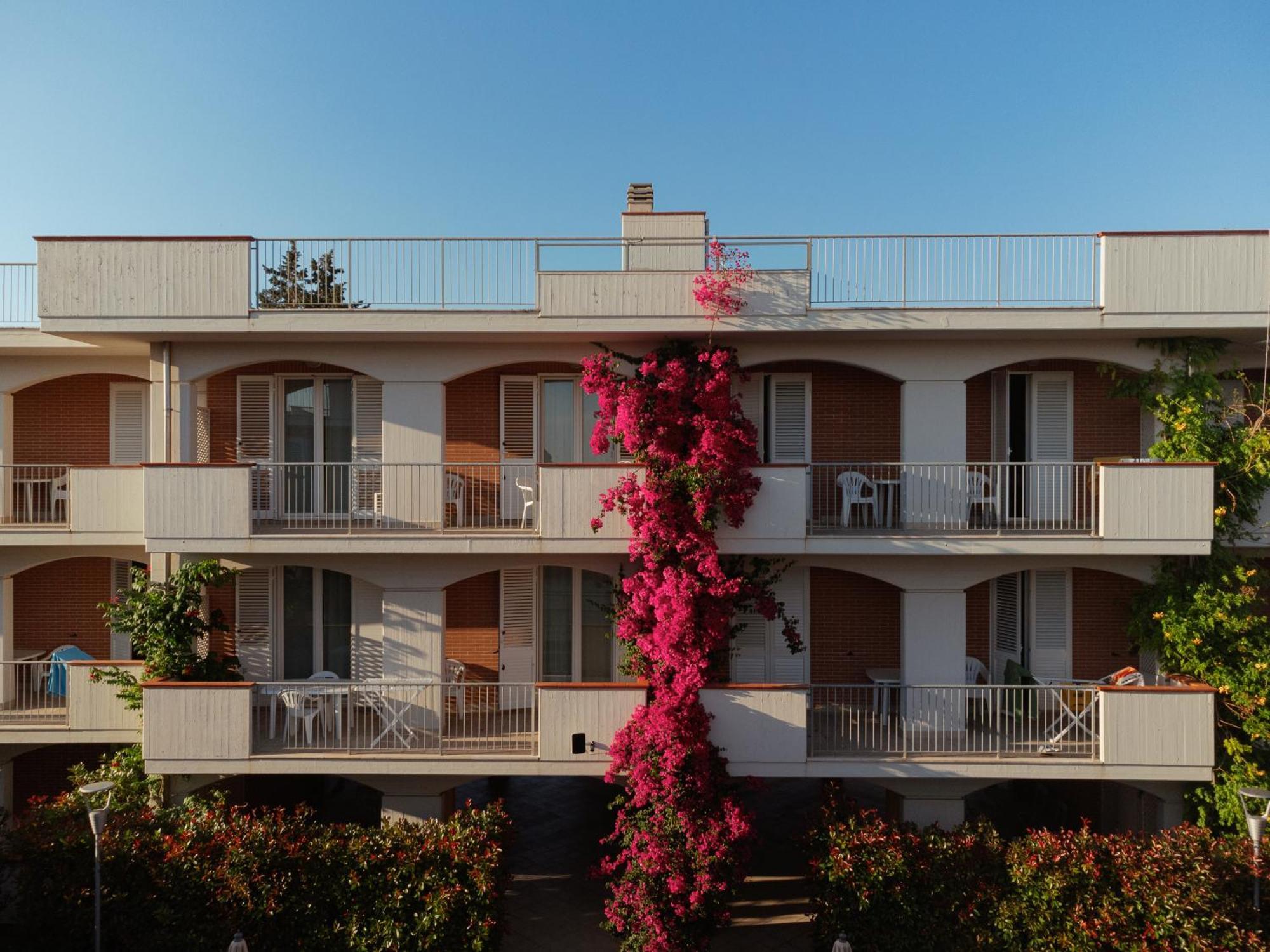 I Cinque Pini Hotel Follonica Exterior photo